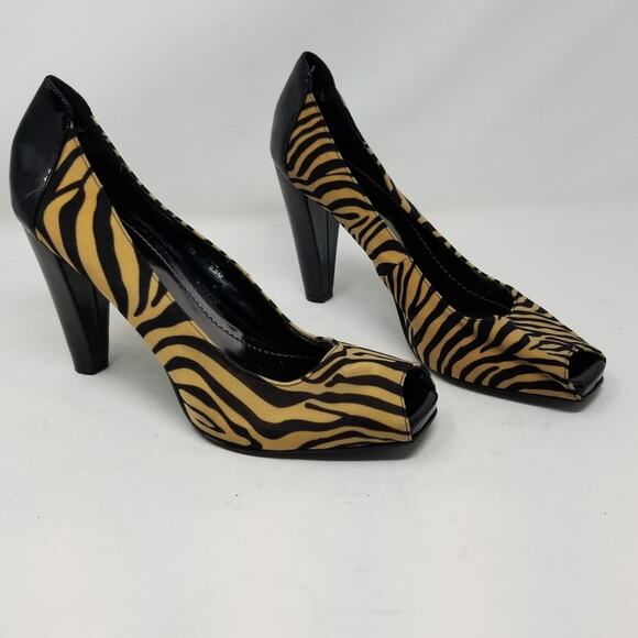 Alfani Heidi Animal Print Heels Mustard Black Tiger Stripe Peep Toe Pumps Sz 9.5 - Picture 2 of 12